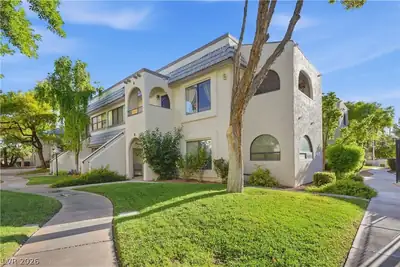 1404 Santa Margarita Street H Front of Structure