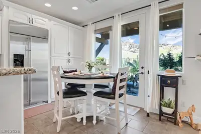 6 Verruca Court Dining Area