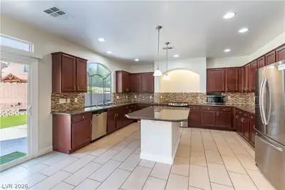 5800 Collier Falls Avenue Kitchen