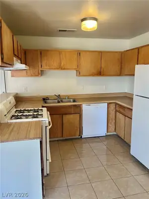 3708 Scuba Circle C Kitchen