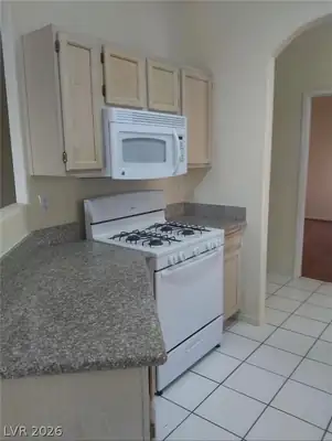 5525 West Flamingo Road 2029 Kitchen