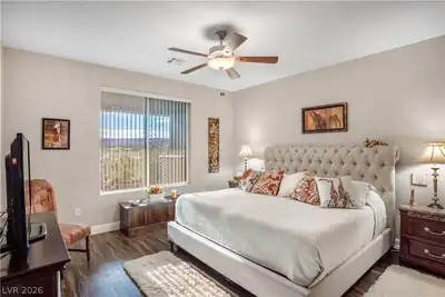 671 Kylee Avenue Bedroom