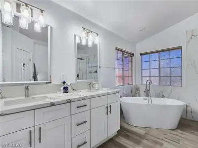 1557 Point Kirby Avenue Primary Bathroom