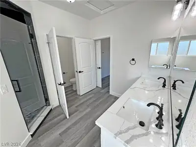2111 West Carnation Way Primary Bathroom