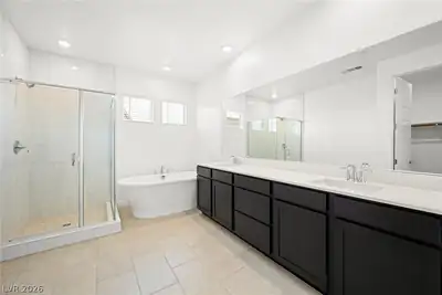 11823 Mimicking Song Lane, Las Vegas, NV 89138 Primary Bathroom