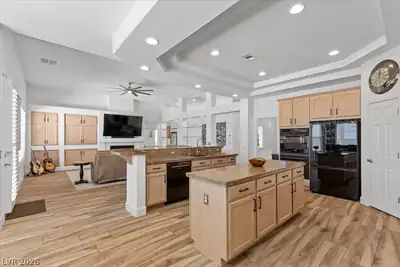 2204 Trident Maple Street Kitchen
