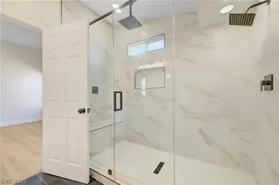 942 Anchor Drive Bathroom