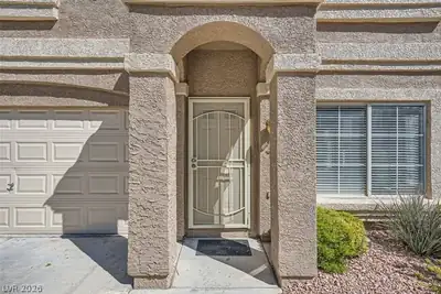 3328 Epson Street Entry