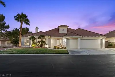 2204 Trident Maple Street Las Vegas, NV 89117