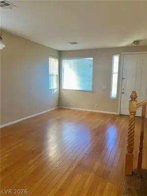 986 Park Walk Avenue Living Room