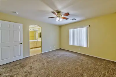 933 Scarlet Haze Avenue Bedroom