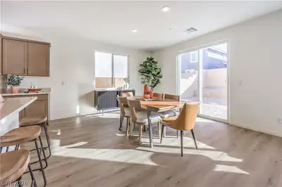 6024 Bamboo Breeze Way Dining Area