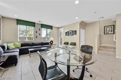 719 Tall Arrow Avenue Living Room