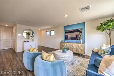 3485 Via Lucca Avenue Living Room