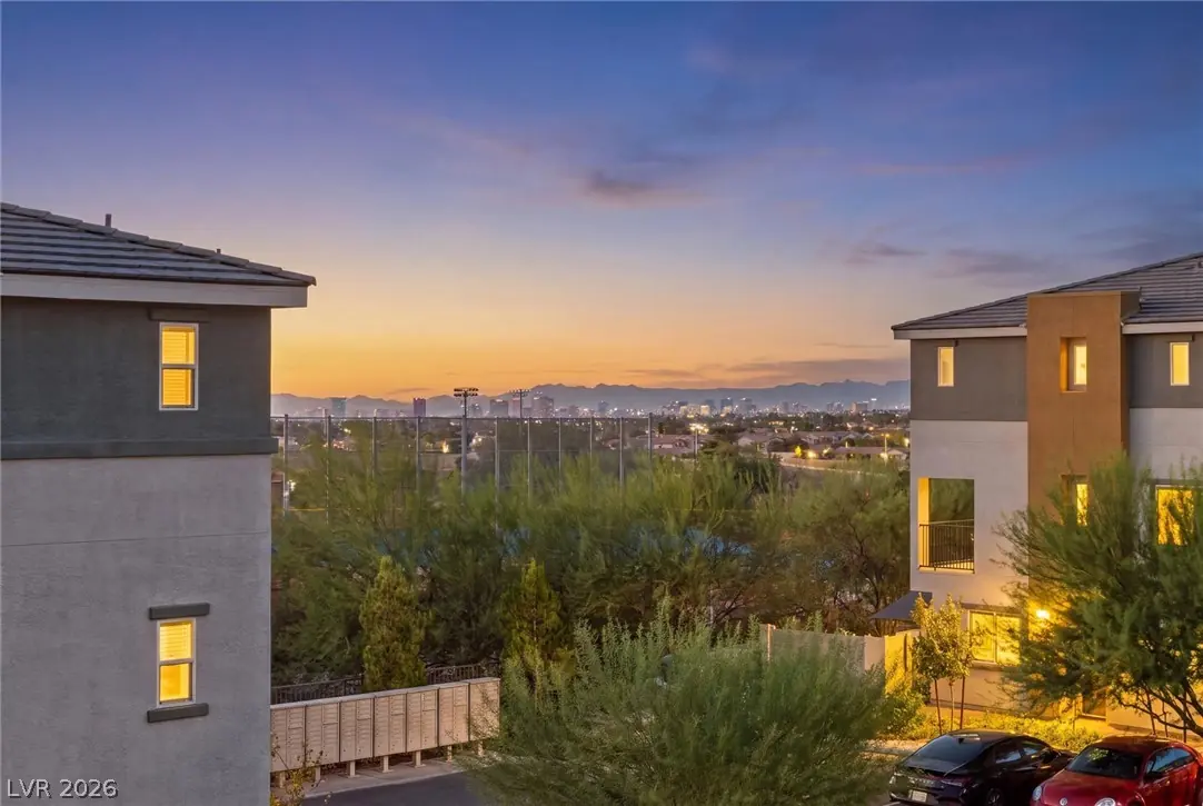 10059 Dazzling Sunrays Avenue