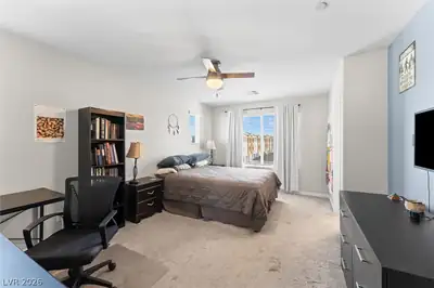 10059 Dazzling Sunrays Avenue Bedroom
