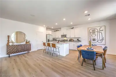 6020 Bamboo Breeze Way Kitchen