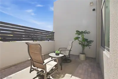 477 East Vista Sunset Avenue, Las Vegas, NV 89138 Patio