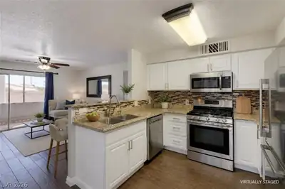5710 East Tropicana Avenue 1053, Las Vegas, NV 89122 Kitchen