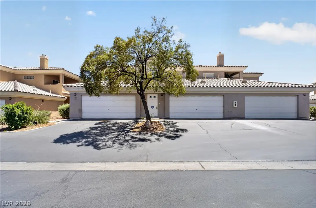 6901 Cobre Azul Avenue 202