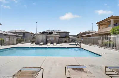 6901 Cobre Azul Avenue 202 Pool