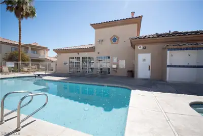 6901 Cobre Azul Avenue 202 Pool