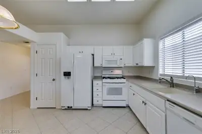 2091 EAGLE WATCH Drive Kitchen