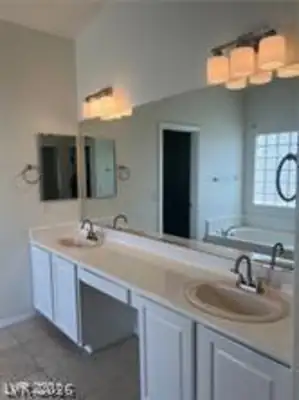 5433 Volonne Court Primary Bathroom