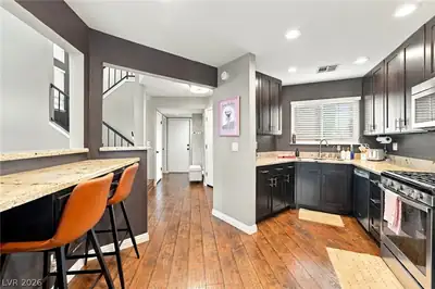 6556 Gatehouse Lane Kitchen