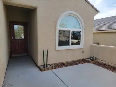2659 Lochleven Way Entry