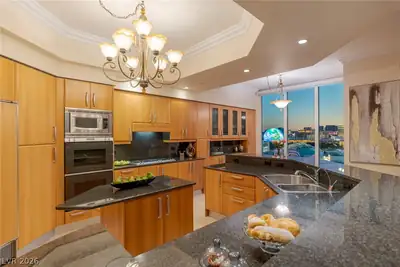 2857 Paradise Road PH 2204 Las Vegas, NV 89109