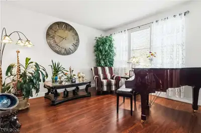 2909 Tanagrine Drive Living Room