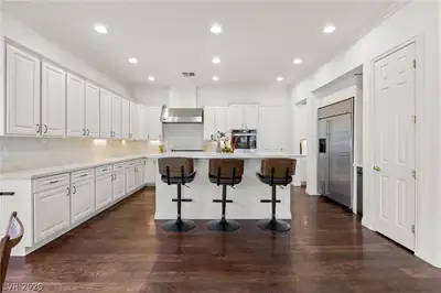 8088 Dark Hollow Place Kitchen