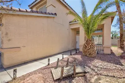 1209 Nugget Creek Drive, Las Vegas, NV 89108 Front of Structure