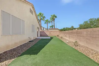 9514 Veterans Court Yard