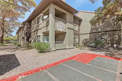5042 South Rainbow Boulevard 102, Las Vegas