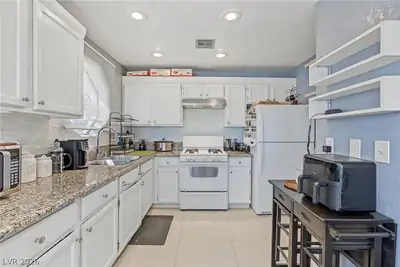 5042 South Rainbow Boulevard 102 Kitchen