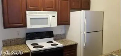 5130 South Jones Boulevard 108 Kitchen