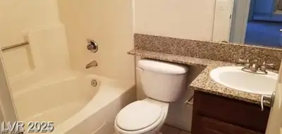 5130 South Jones Boulevard 108 Bathroom