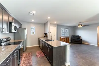 6911 Orange Horizon Street Kitchen