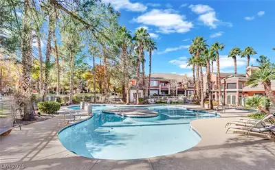 1505 Truett Street 103 Pool
