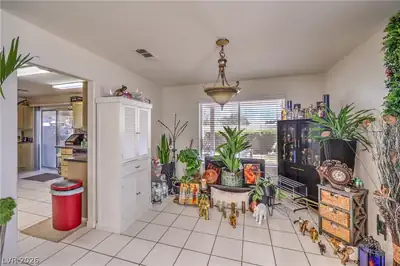 5712 Emperor Way Dining Area
