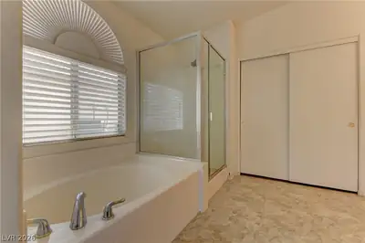 2280 Chestnut Ranch Avenue, Henderson, NV 89052 Primary Bathroom
