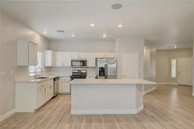 10661 Bardilino Street Kitchen