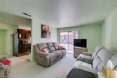 5060 Indian River Drive 372 Living Room