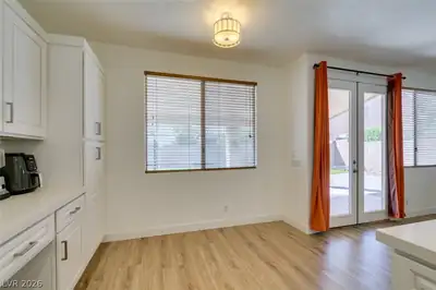 9601 Bending River Avenue Dining Area