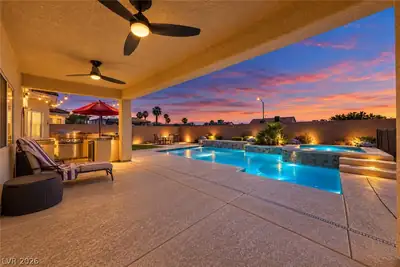 5010 Mirage Garden Street Patio