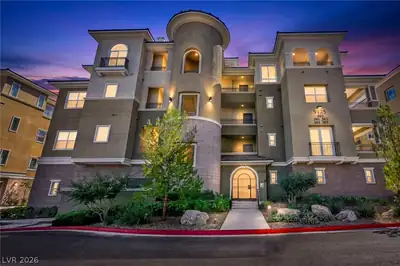 9125 Las Manaitas Avenue 302, Las Vegas