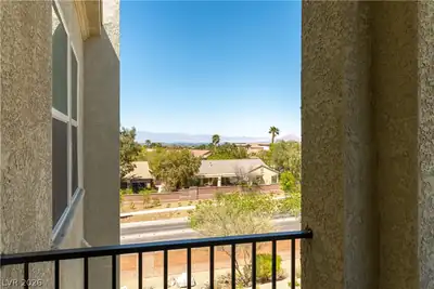 2555 Hampton Road 2308 Balcony