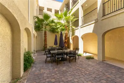 2555 Hampton Road 2308 Patio